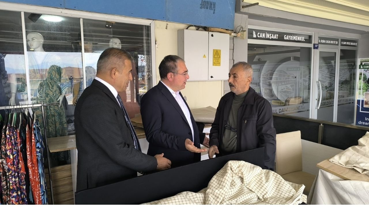 Chp’li Karakoz Didim’de Esnafa Ve Emekliye Destek Sözü Verdi