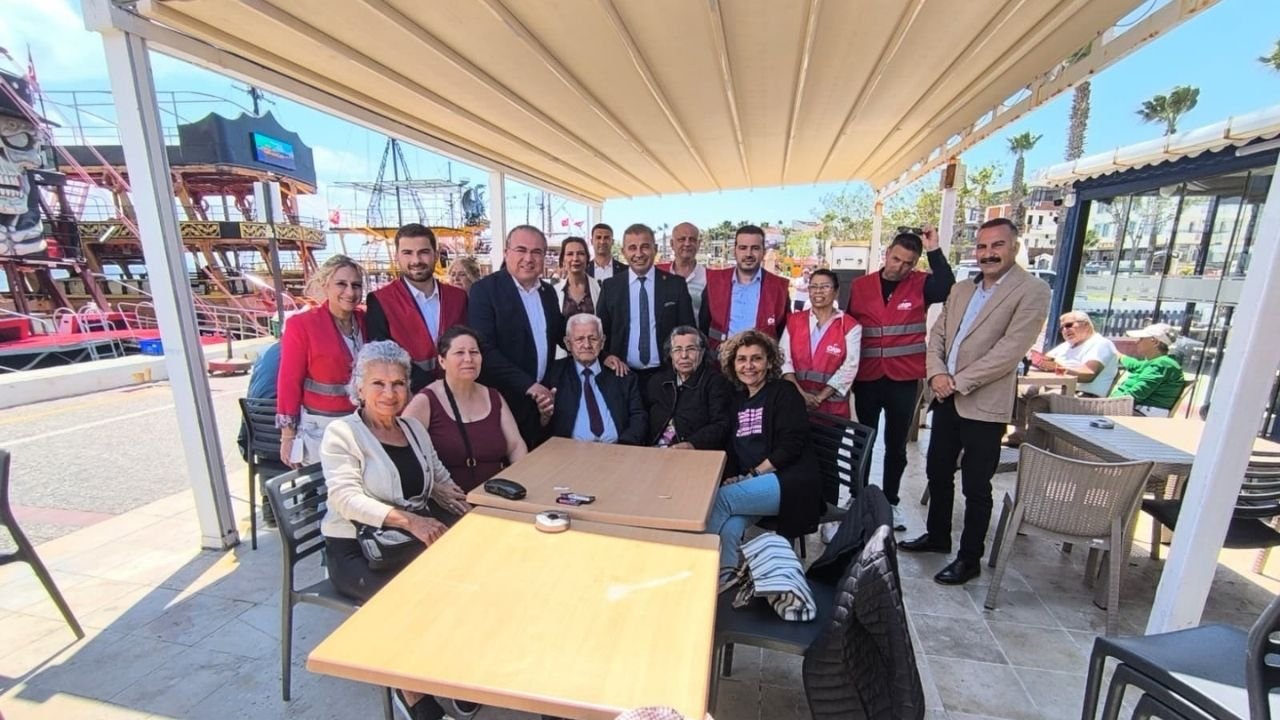 Chp’li Karakoz Didim’de Esnafa Ve Emekliye Destek Sözü Verdi004