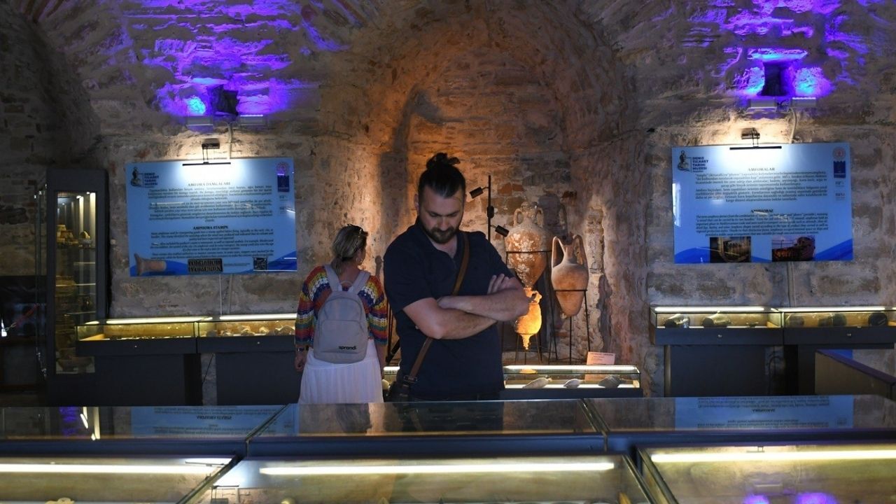 Deniz Ticaret Tarihi Sergisi Kuşadası’nda Dikkat Çektir