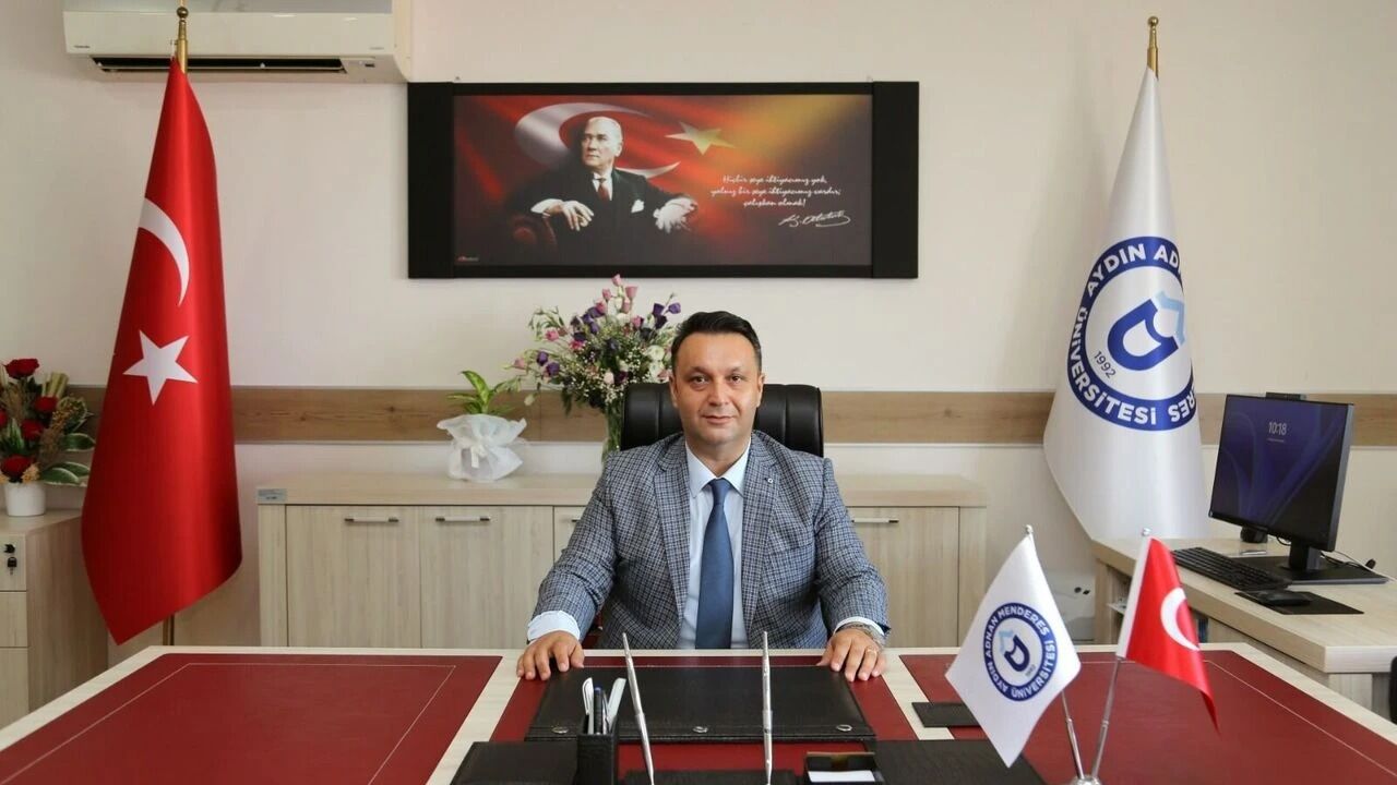 ADÜ'de bir istifa daha