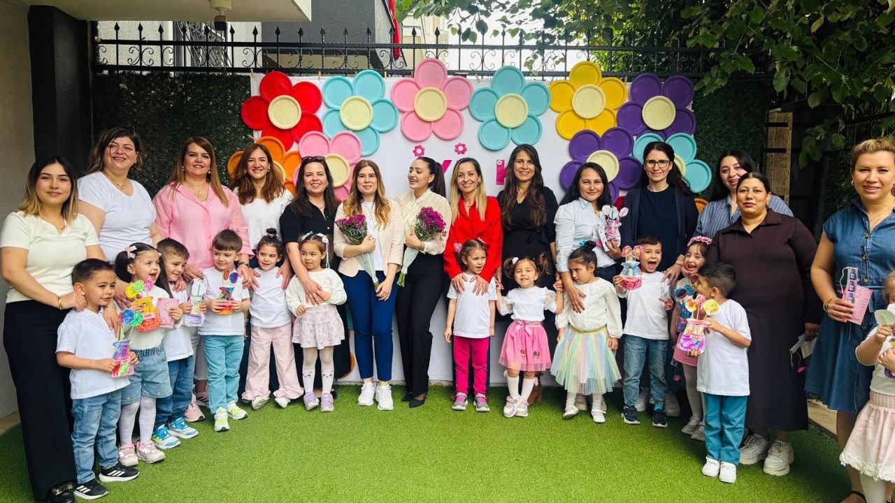 Efeler’de Miniklerden Anneler Günü Sürprizi3