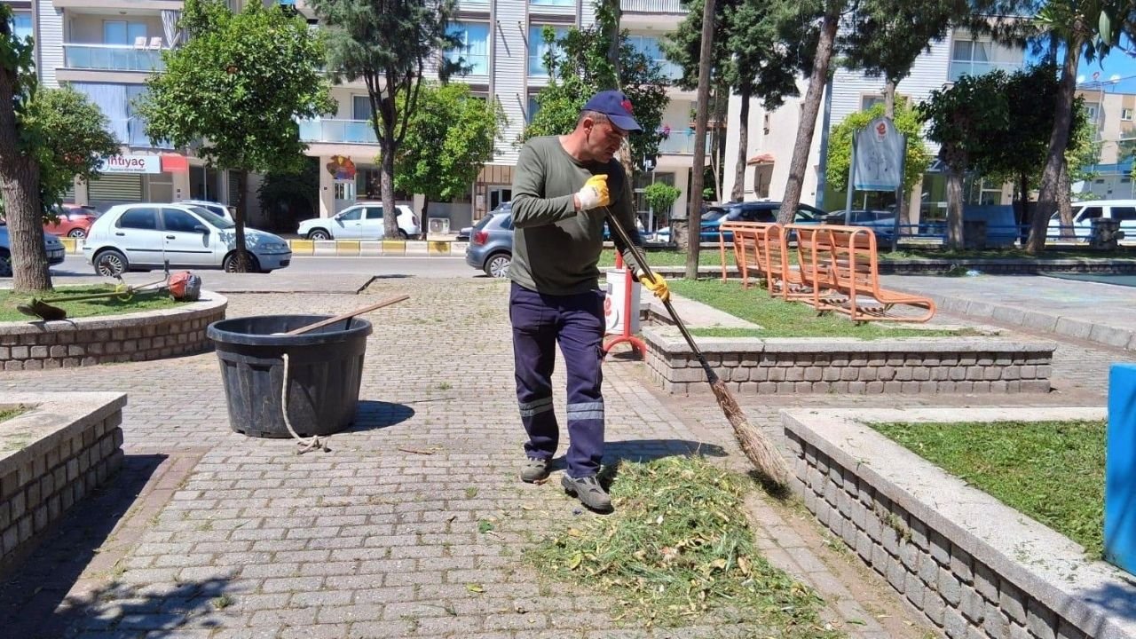 Efeler’de Parklar Ve Yeşil Alanlar Yenileniyor!