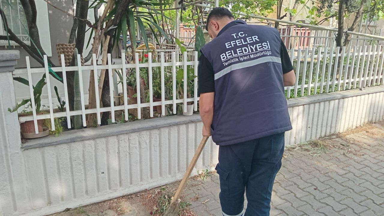 Efeler’de Sokaklar Bayrama Hazırlanıyor4