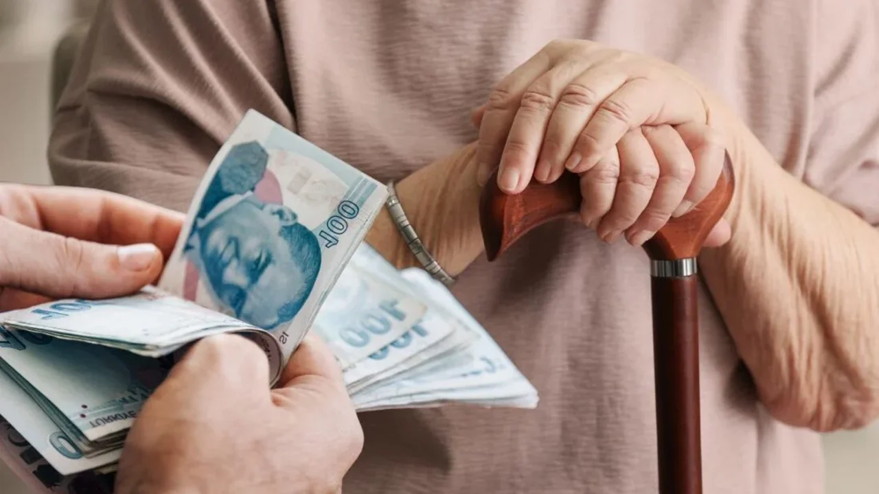 Emeklilere ne kadar ikramiye yatacak? Kurban Bayramı için takvim netleşiyor