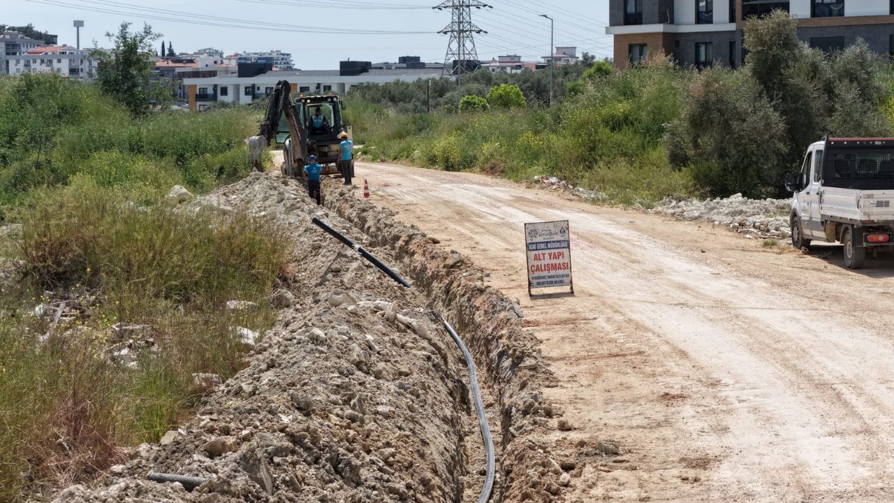 Kuşadası İkiçeşmelik’te Aski̇ Içme Suyu Hattını Yeniliyor3