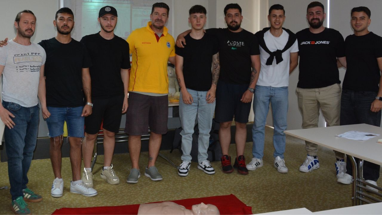 Kuşadası Ticaret Odası Hizmet Binası Yoğun Ilgi Gördü5