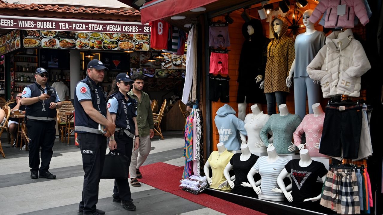 Kuşadası’nda Işgaliyeye Geçit Yok1