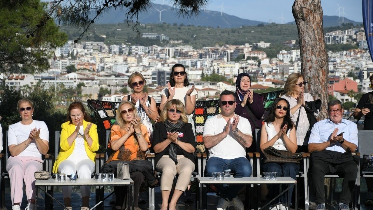 Kuşadası’nda Kadın Emeği Defilesi'ne Yoğun Ilgi