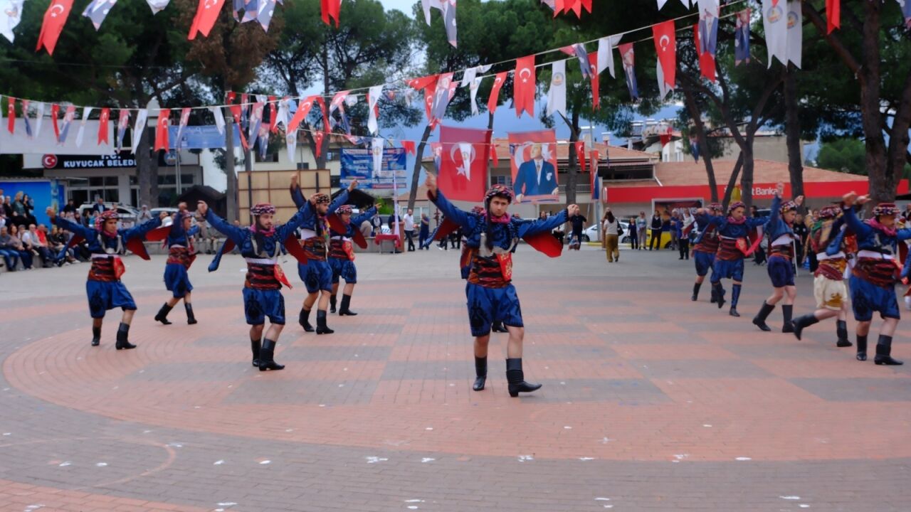 Kuyucak’ta Halk Oyunları Şöleni 3