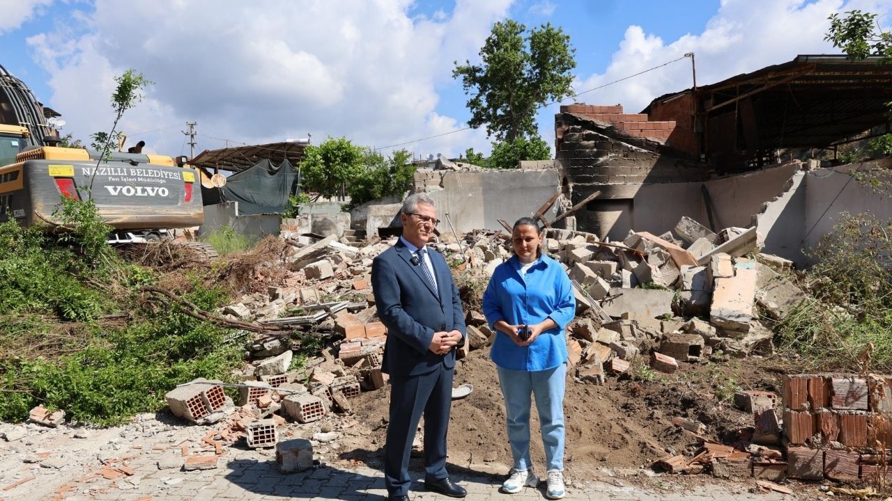 Nazilli’de Tehlike Saçan 25’Inci Metruk Bina Yıkıldı1
