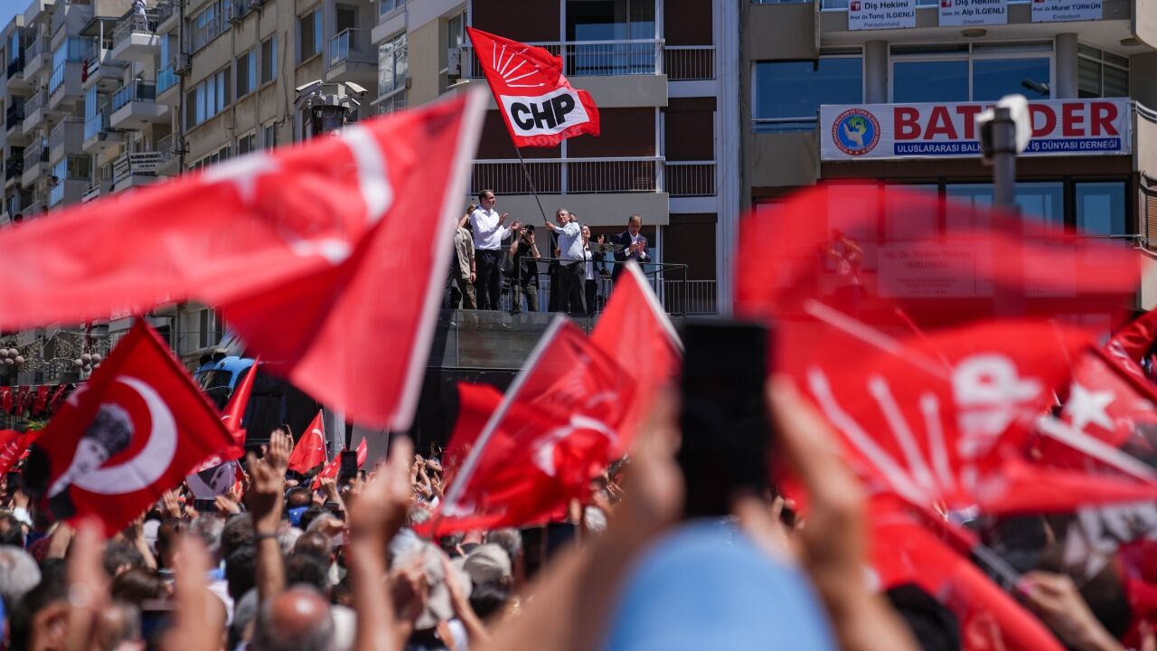 Özgür Özel Kaybedersem Elini Öpeceğim 2