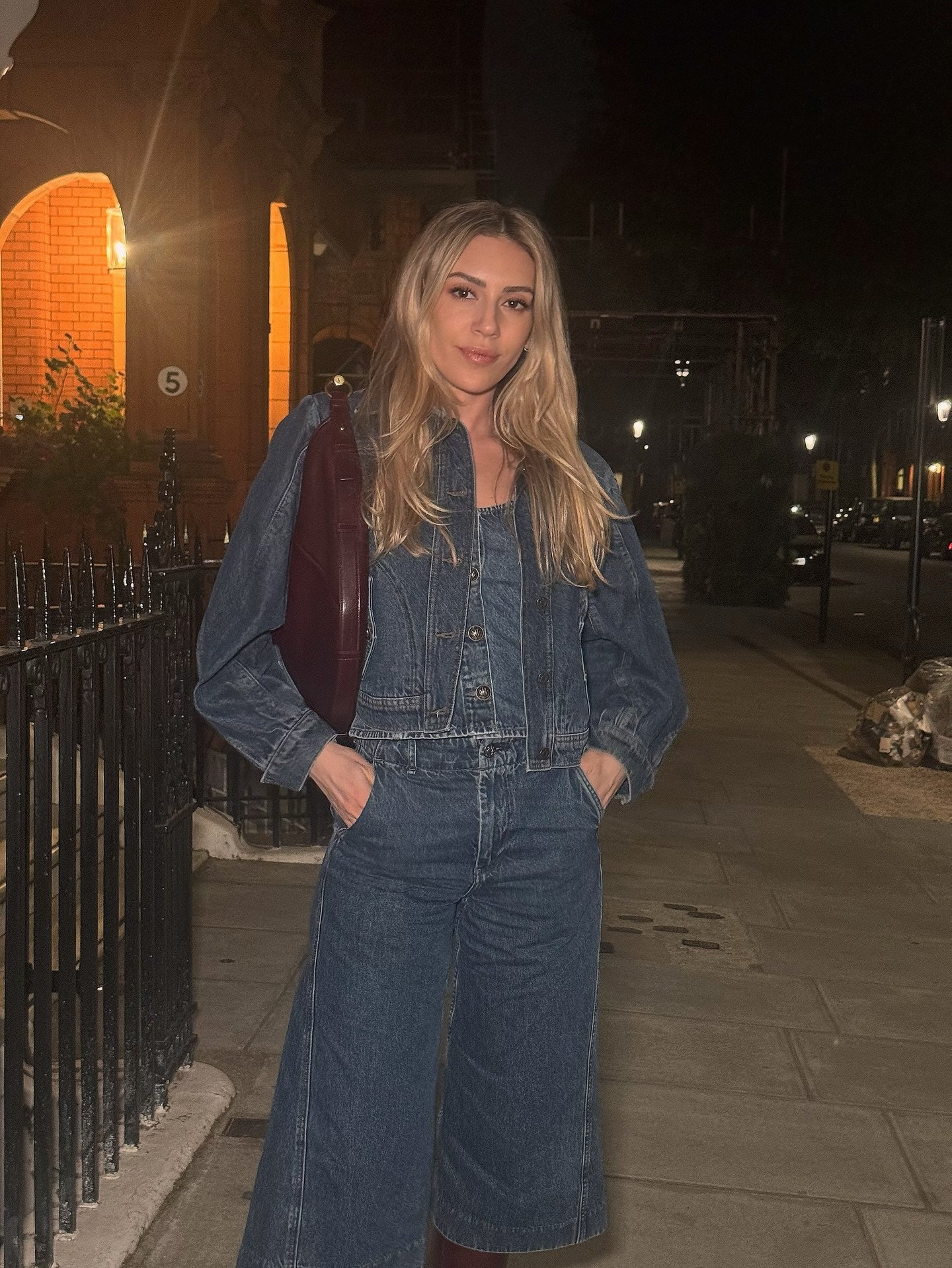 Sinem Kobal Londra (4)
