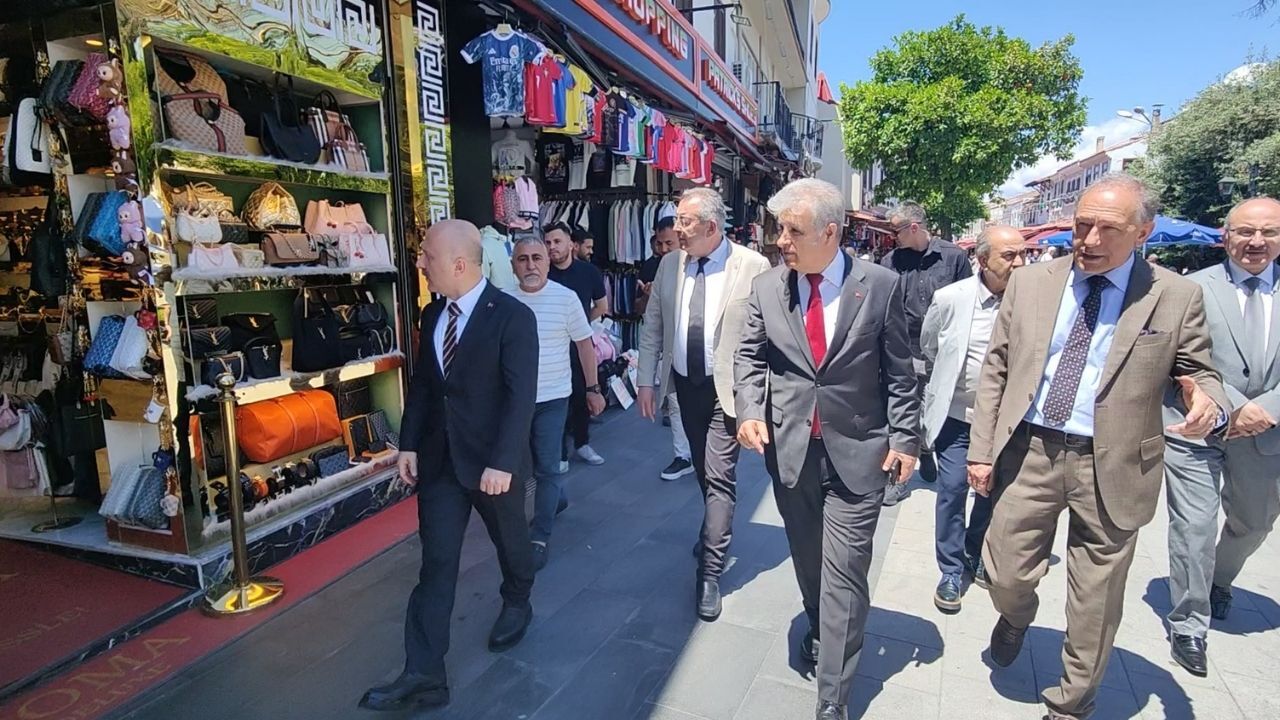 Vali Varol Kuşadası'nda Esnafla Buluştu1