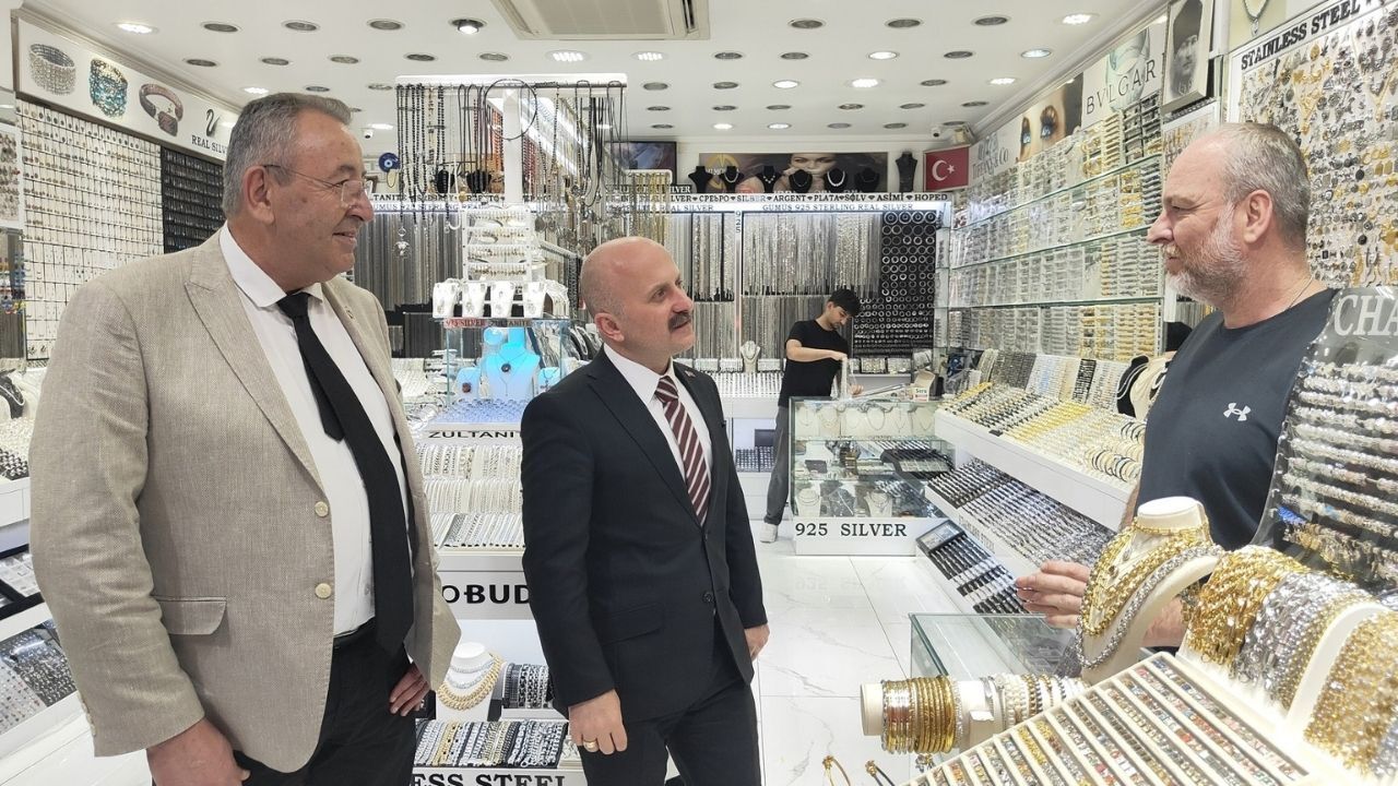 Vali Varol Kuşadası'nda Esnafla Buluştu3