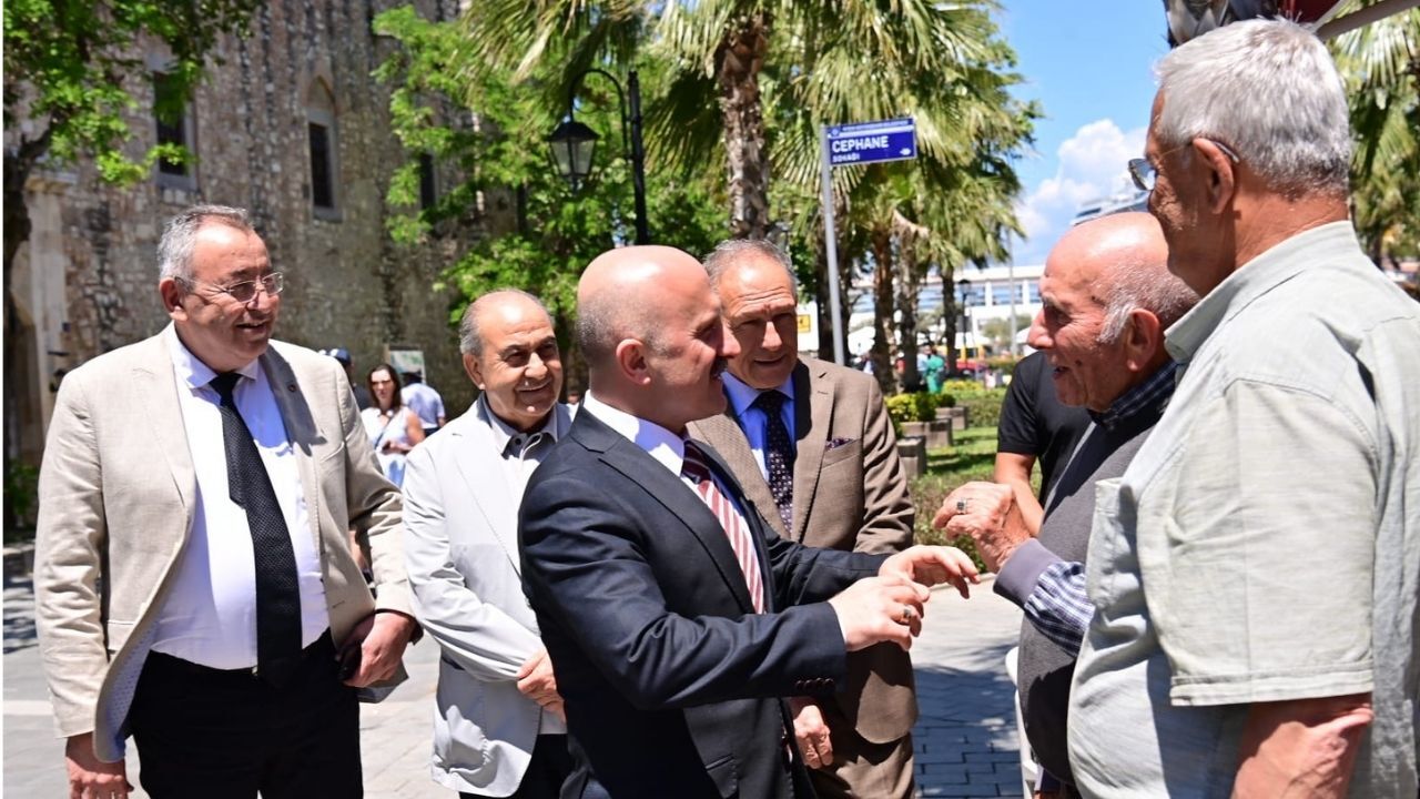 Vali Varol Kuşadası'nda Esnafla Buluştu5