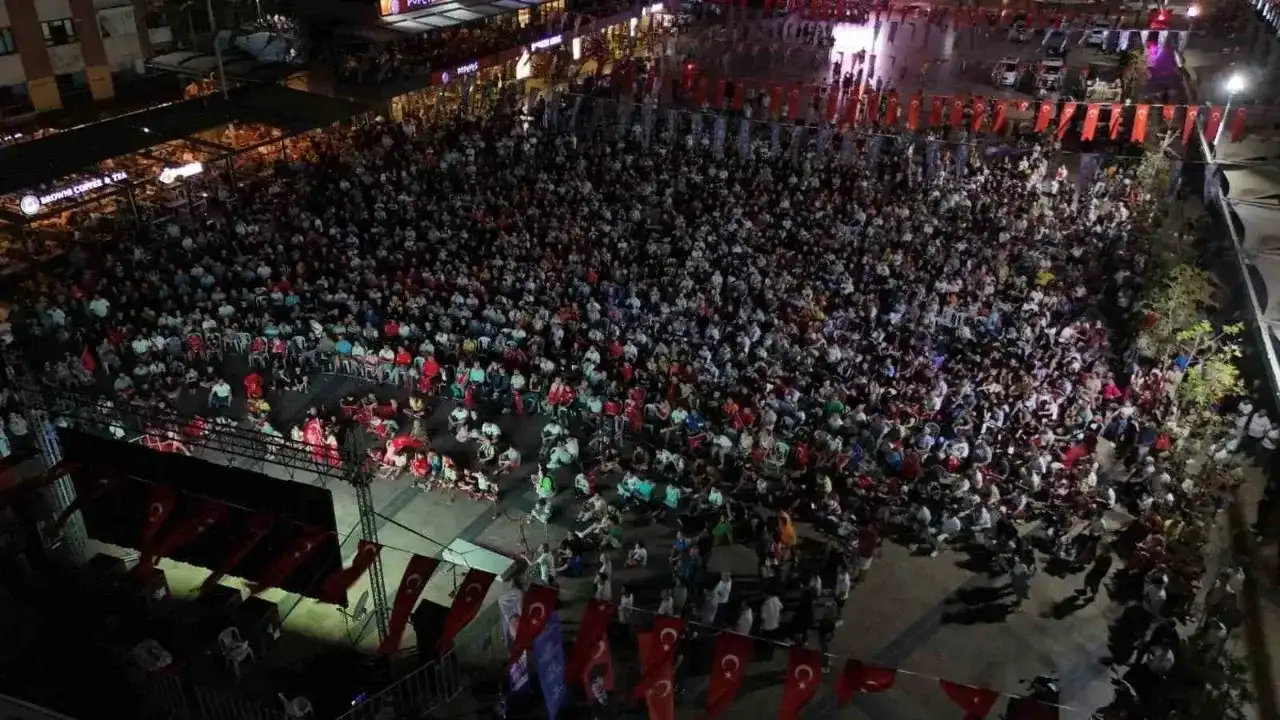 Aydın'da milli maç nerede izlenir? Türkiye - Avustralya Maçı Dev Ekran Kurulan Yerler