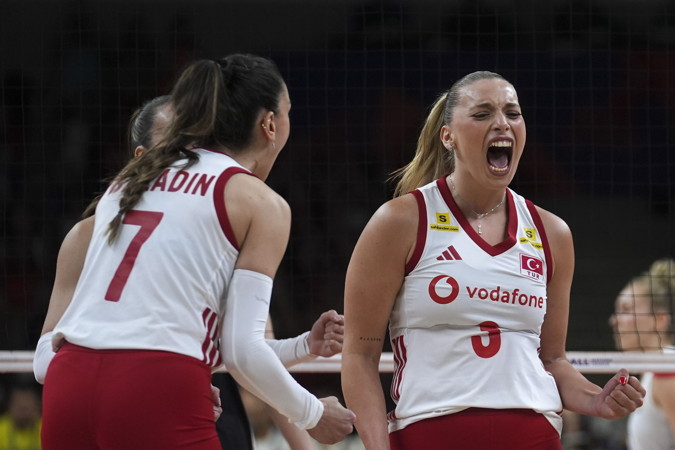 Maç bitmeden umut bitmez: Filenin Sultanları'ndan müthiş geri dönüş 2
