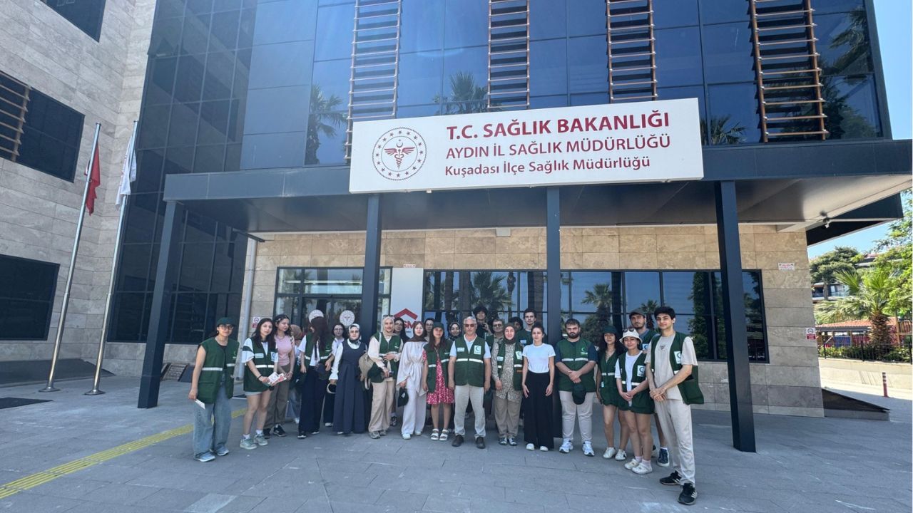 Aydın Yeşilay’dan Kuşadası’nda Çevre Ve Bağımlılık Farkındalığı