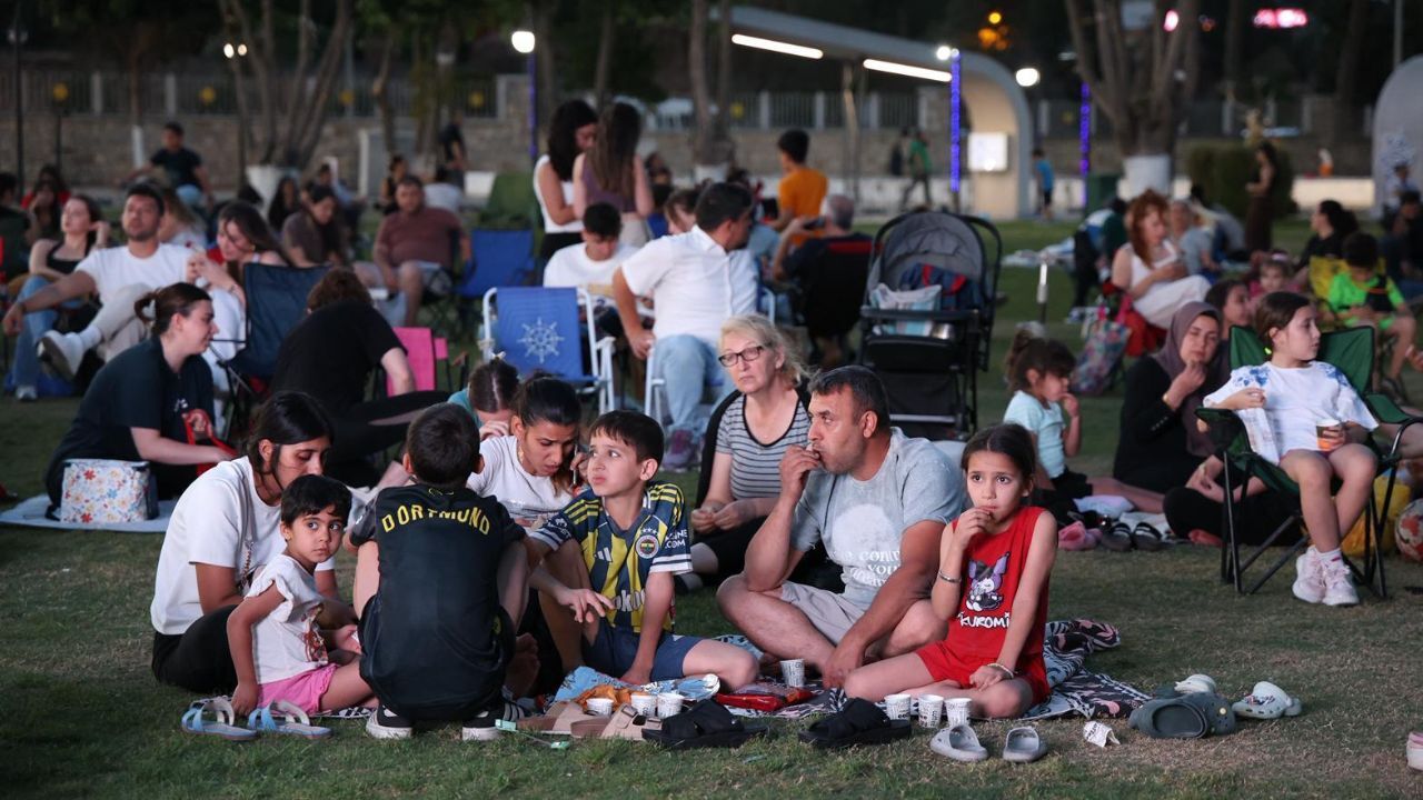 Aydın’da Açık Hava Sinemasına Yoğun Ilgi