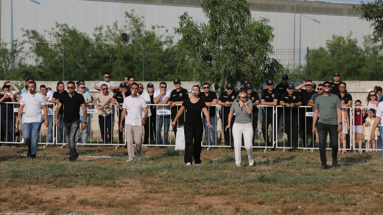 Aydın'da Polisler Üniformaları Çıkarıp Yarıştı 2