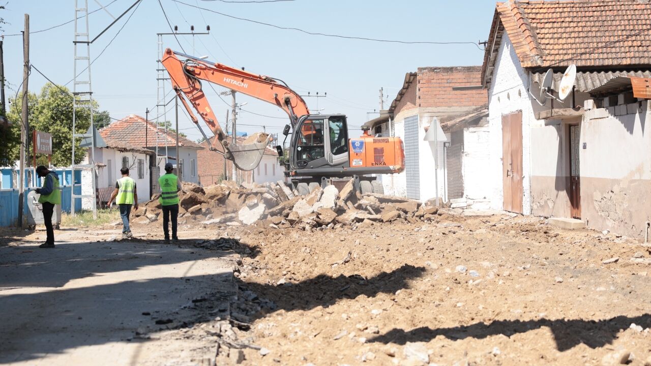 Başkan Kaya'dan Hacıaliobası'na Hizmet Hamlesi 3