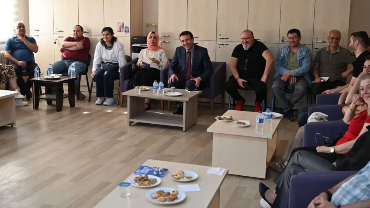 Beyaz Zambaklar Ülkesinde Üzerine Söyleşi Yaptılar 2