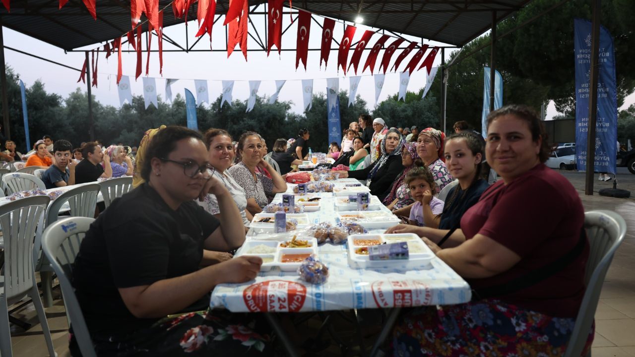 Çerçioğlu Vatandaşları Iftar Sofralarında Buluşturuyor12