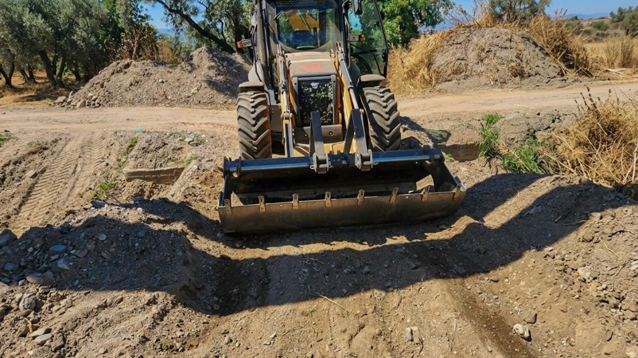 Efeler Belediyesi’nden Tarım Yollarına Bakım3