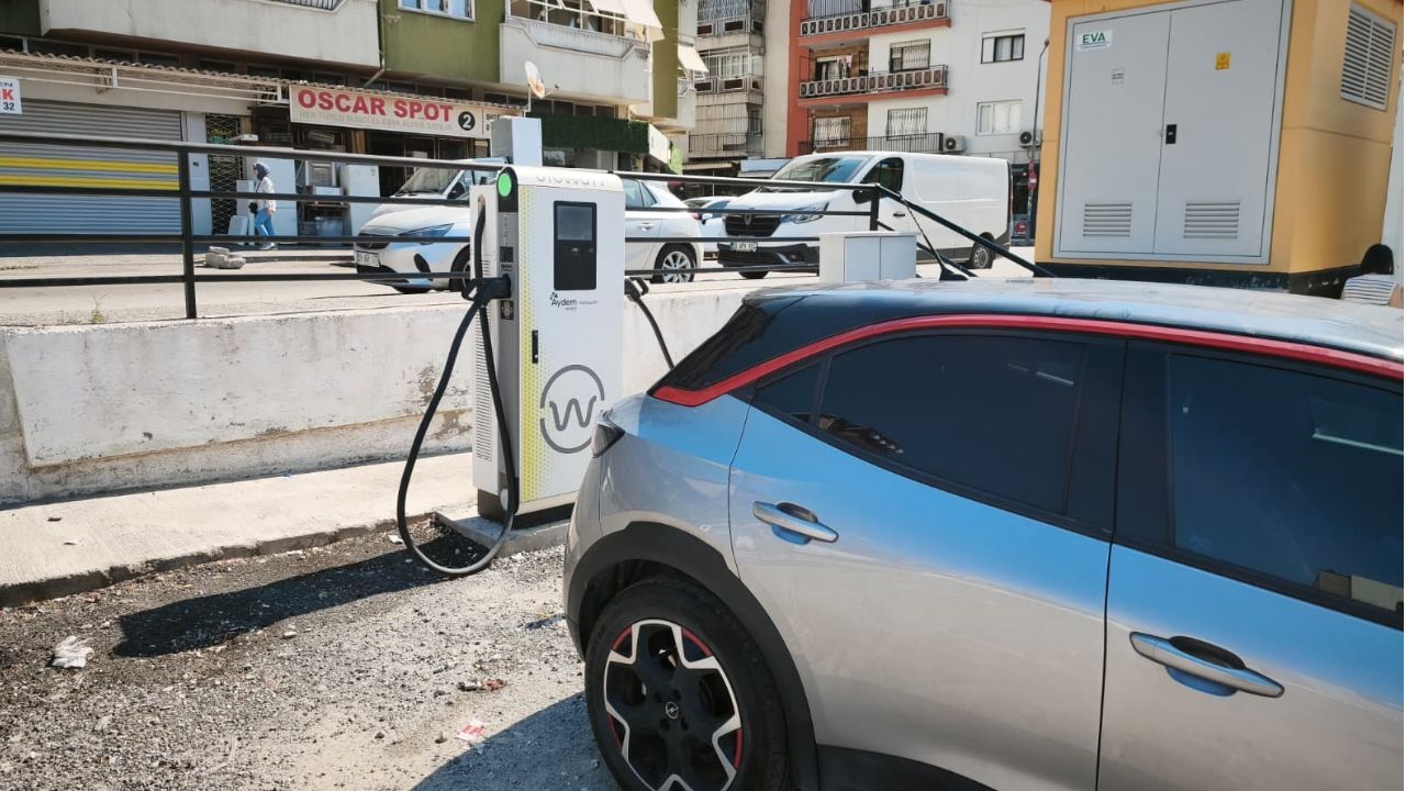 Efeler’de Otoparklarda Şarj Dönemi Başladı5