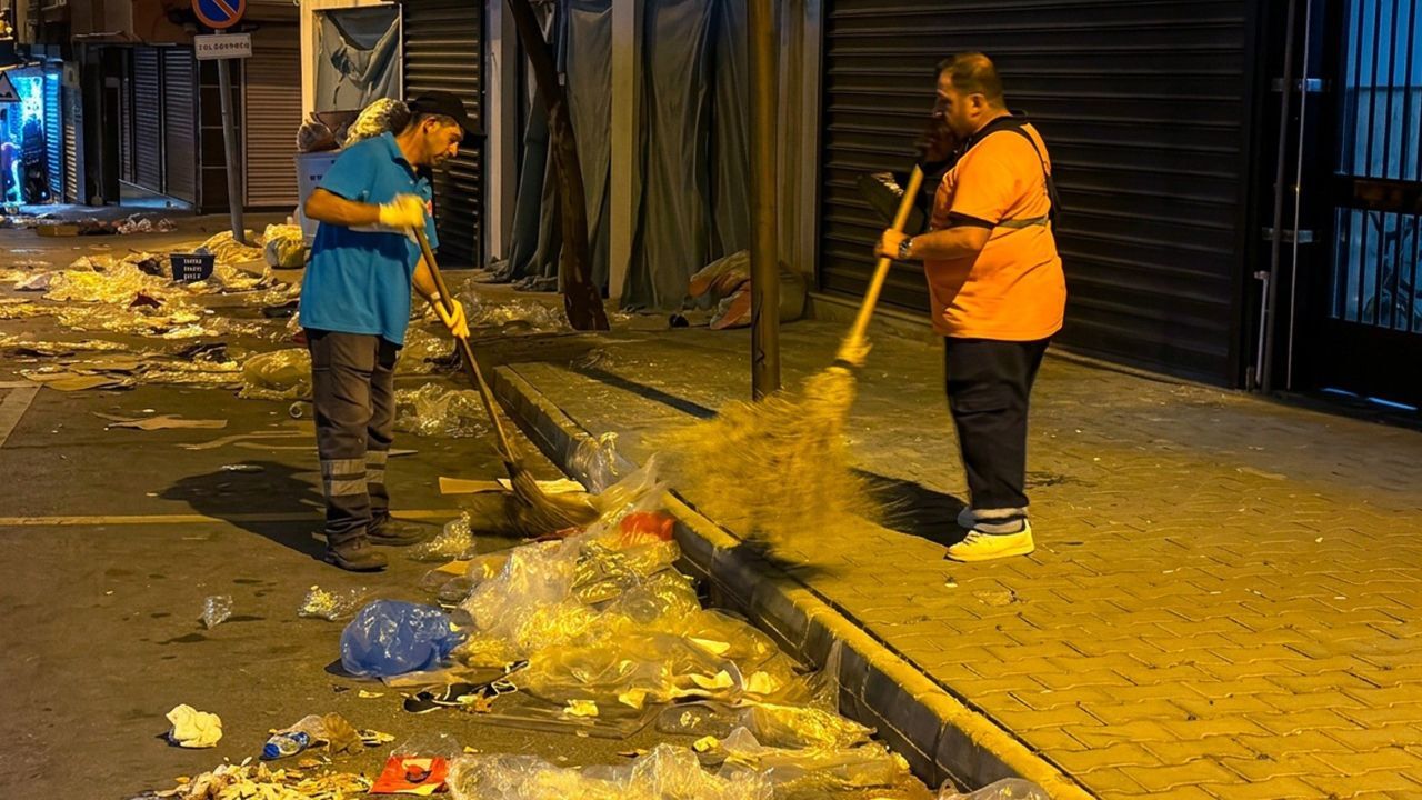 Efeler’de Temizlik Mesaisi Aralıksız Sürüyor4