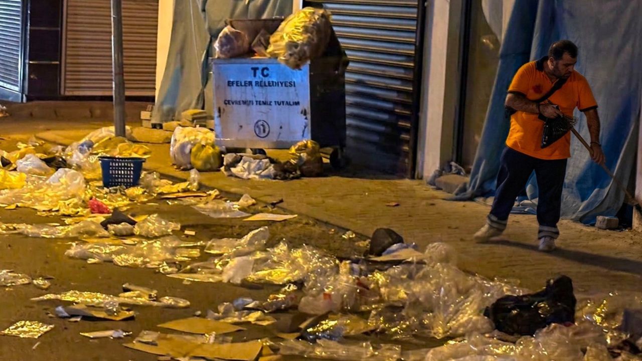 Efeler’de Temizlik Mesaisi Aralıksız Sürüyor5