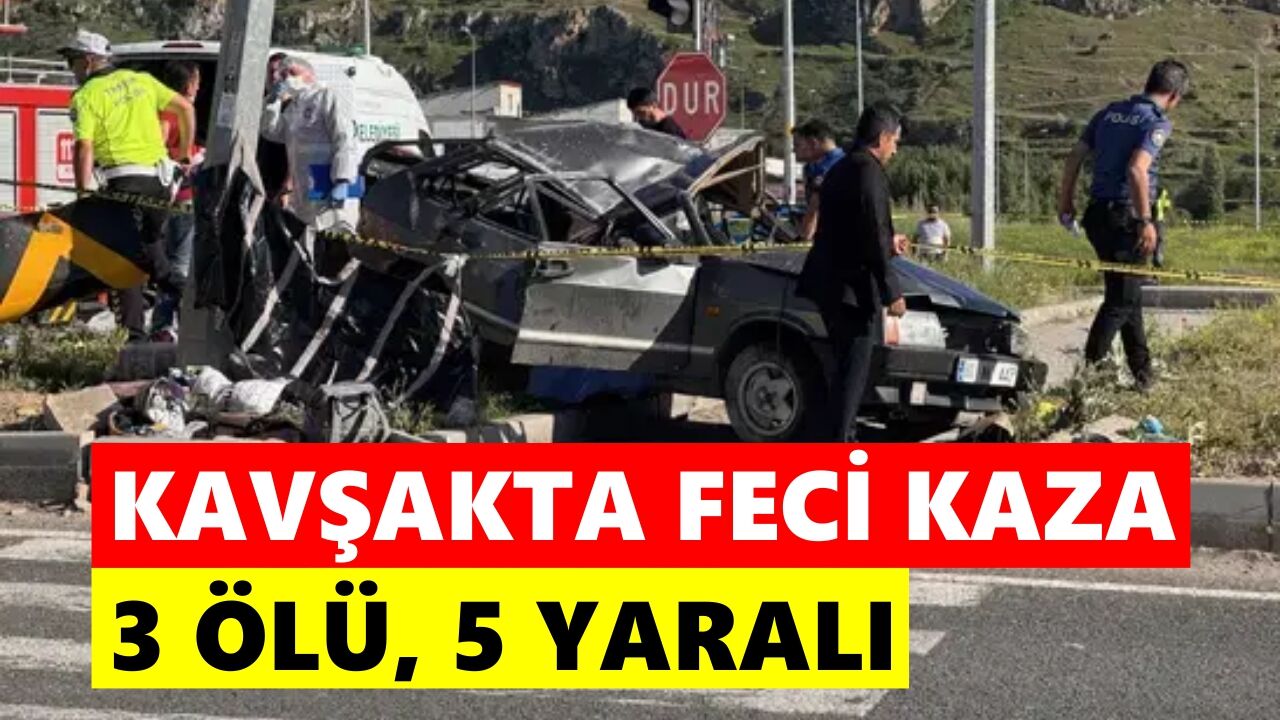 Kavşakta feci kaza: 3 ölü, 5 yaralı