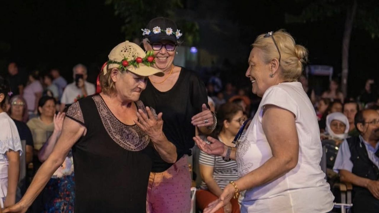 Kirazlı Kiraz Şenliği Ziyaretçi Akınına Uğradı