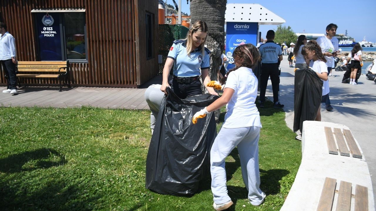 Kuşadası’nda Minik Eller Çevre Için Seferber Oldu3