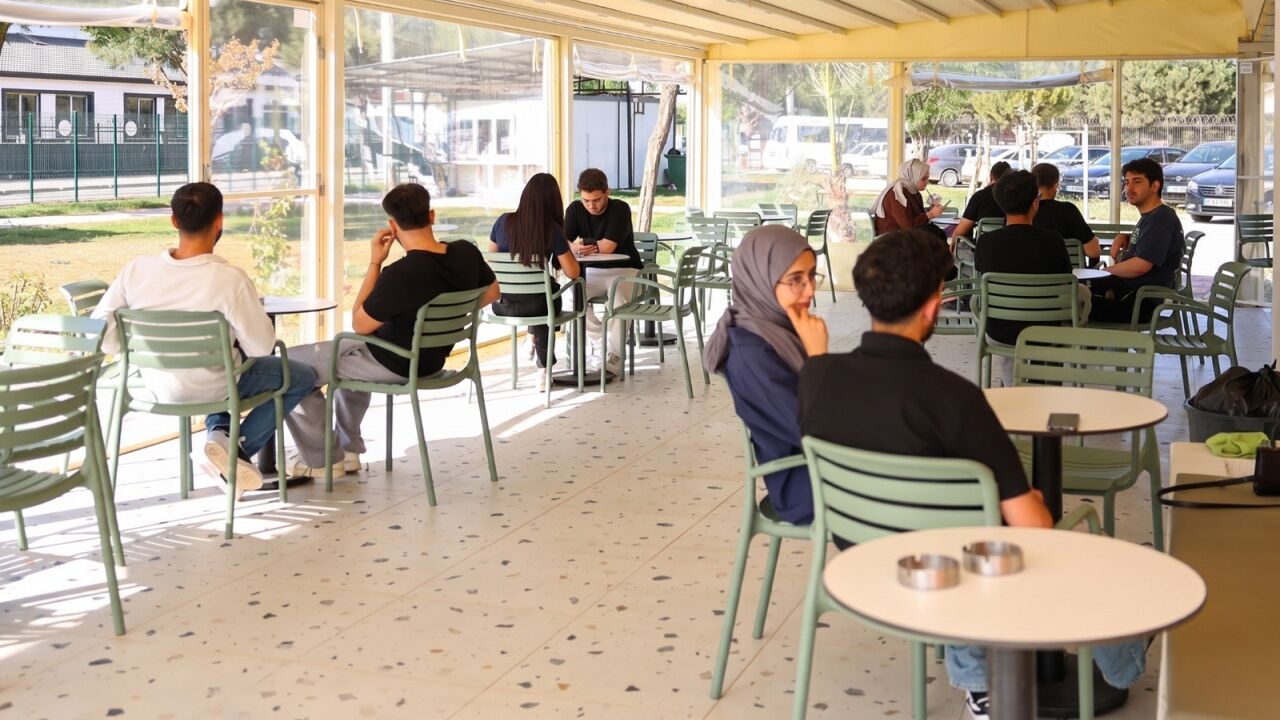 Yurt Kafe Ve Işıklı Parkı Yoğun Ilgi Görüyor 2