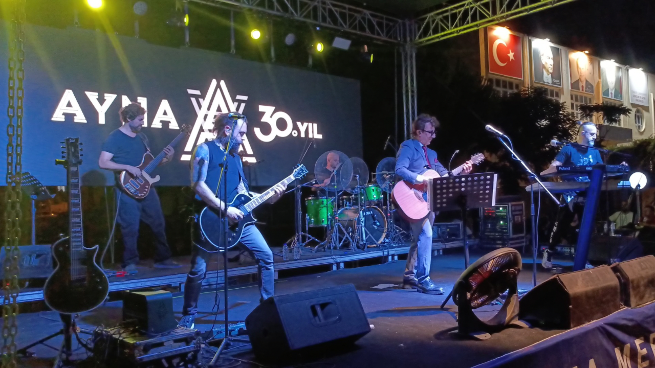 Aydın Büyükşehir Belediyesi Yaz Konserlerinde %22Ayna%22 Sahne Ald-1
