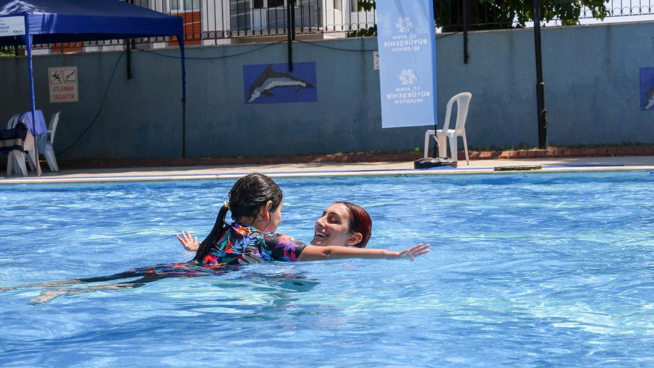 Aydın’da ‘Otizmli Çocuklar’ Yüzmeyle Gelişiyor4