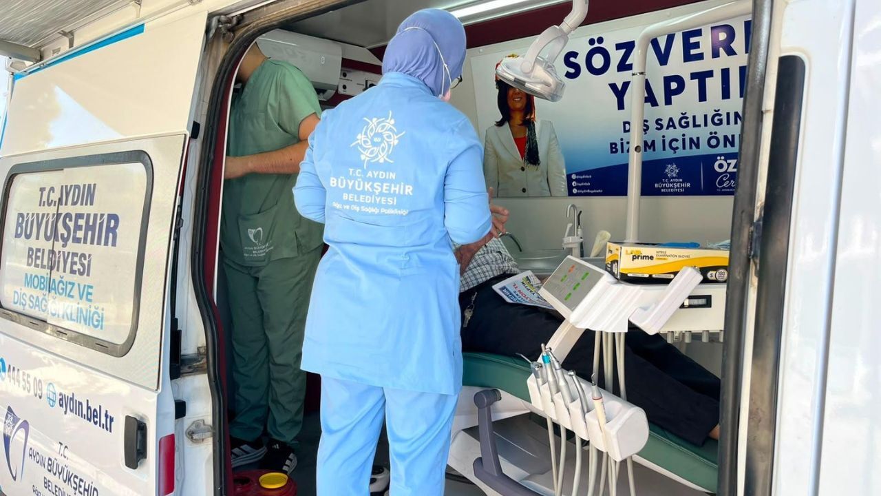 Aydınlılar Akın Etti! Mobil Diş Kliniği Ve Halk Ege Et Yoğun Ilgi Gördü