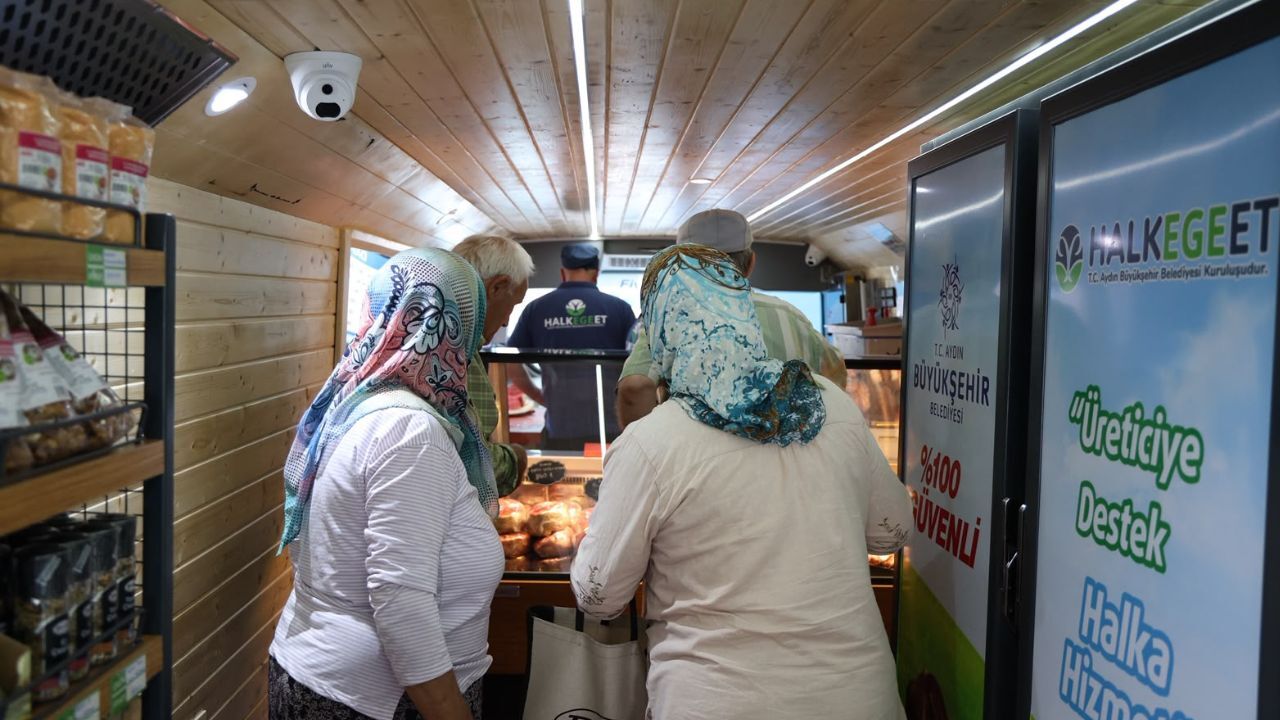 Aydınlılar Akın Etti! Mobil Diş Kliniği Ve Halk Ege Et Yoğun Ilgi Gördü4