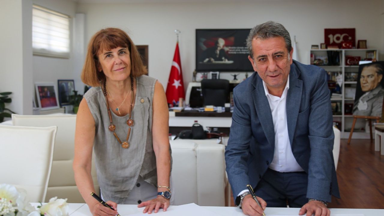 Başkan Yetişkin sözünü tuttu: Atatürk Kültür Evi için imzalar atıldı