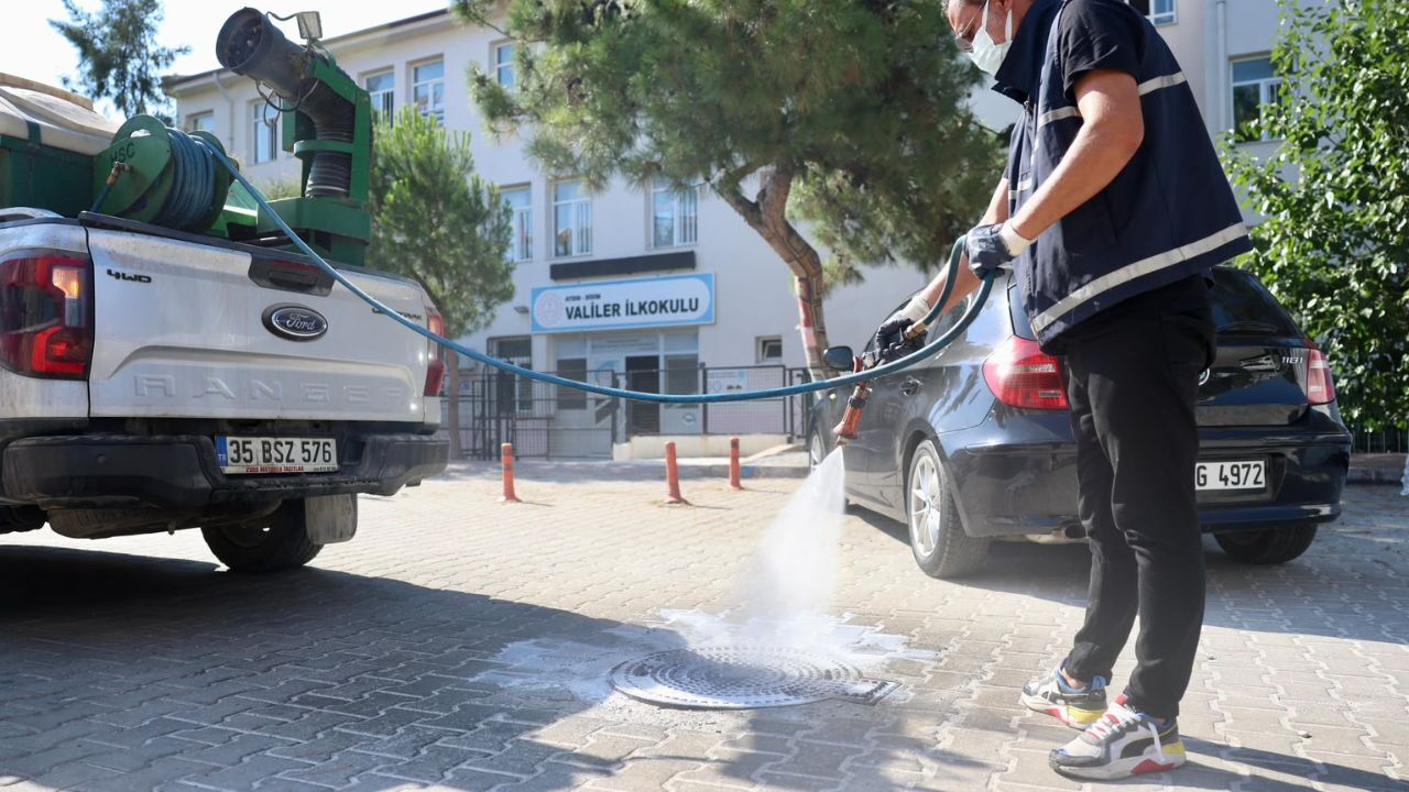 Didim Belediyesi Kendi Ürettiği Çiçeklerle Kenti Renklendiriyor6