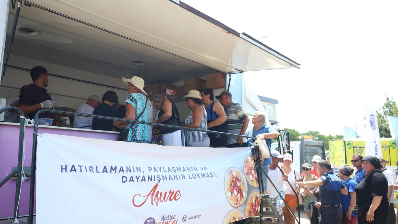 Didim'de Muharrem Bereketi 8 Bin Kişiye Aşure Ikramı1