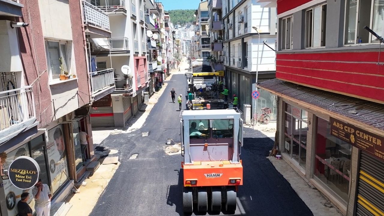 Efeler'de Yol Seferberliği Sürüyor! Başkan Yetişkin Yeni Güzergahları Açıkladı4