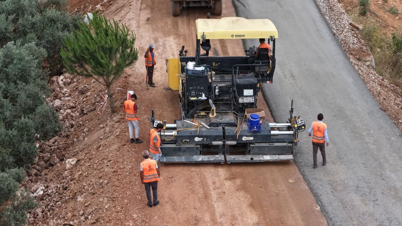 Karacasu'da 20 Kilometrelik Yol Hamlesi4