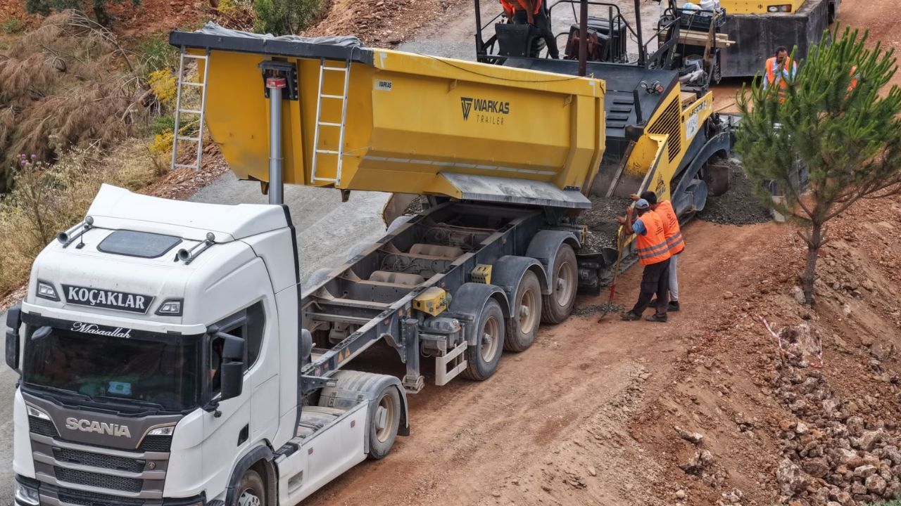 Karacasu'da 20 Kilometrelik Yol Hamlesi5