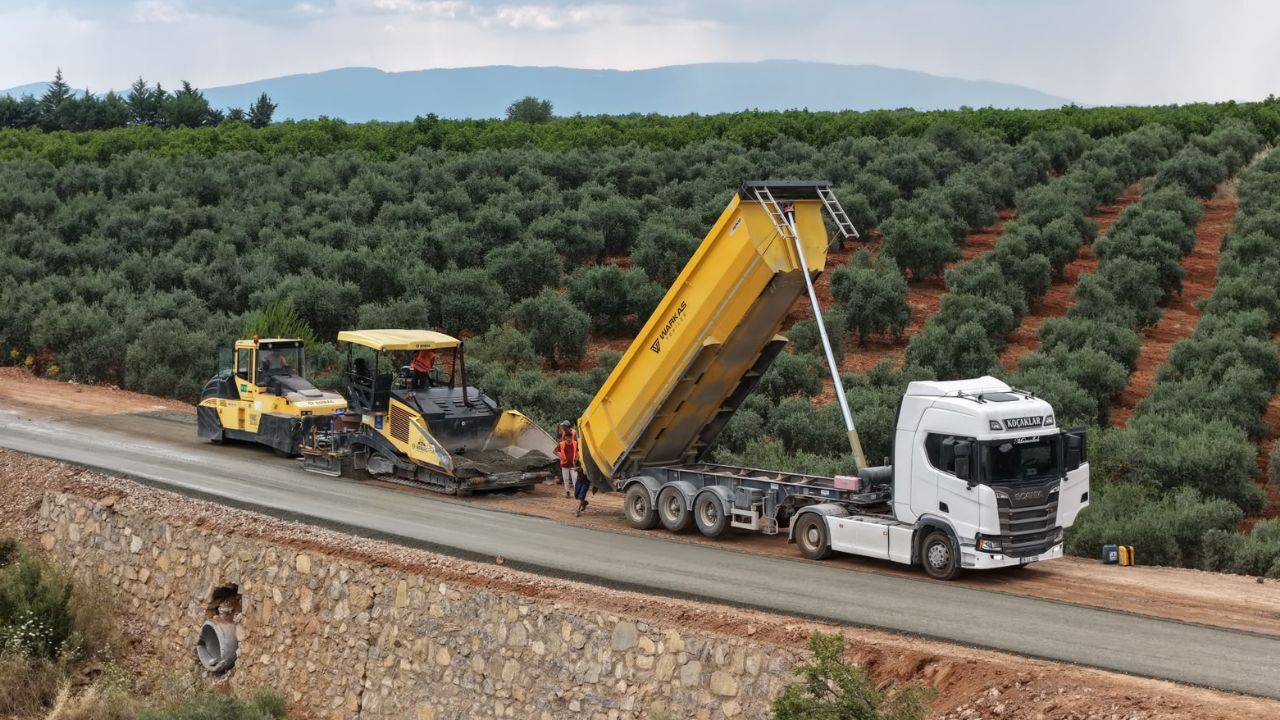 Karacasu'da 20 Kilometrelik Yol Hamlesi6
