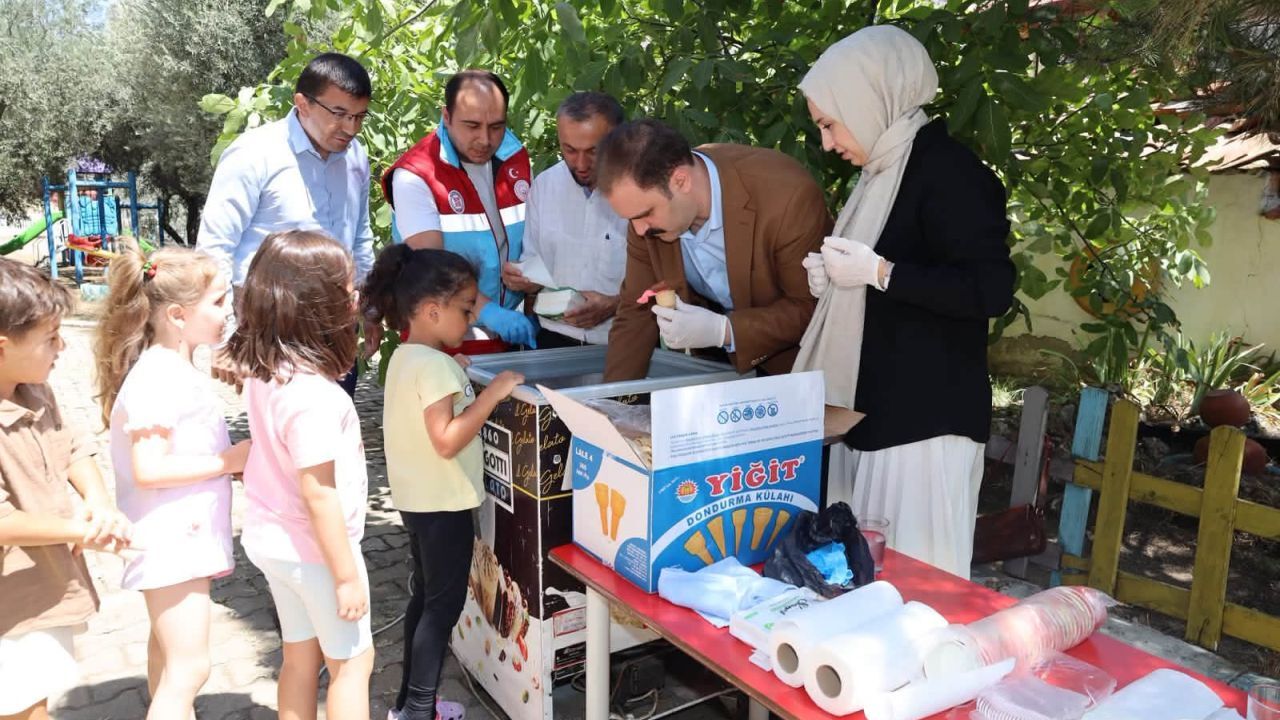 Karacasu'da Miniklere Tatlı Sürpriz 2