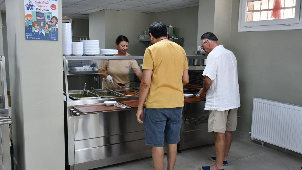 Kuşadası Kent Lokantası'nda 2 Ayda 8 Bin 852 Kişiye Yemek5