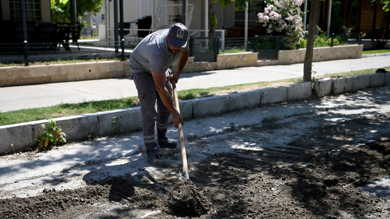 Kuşadası'nda Altyapı Seferberliği Sürüyor