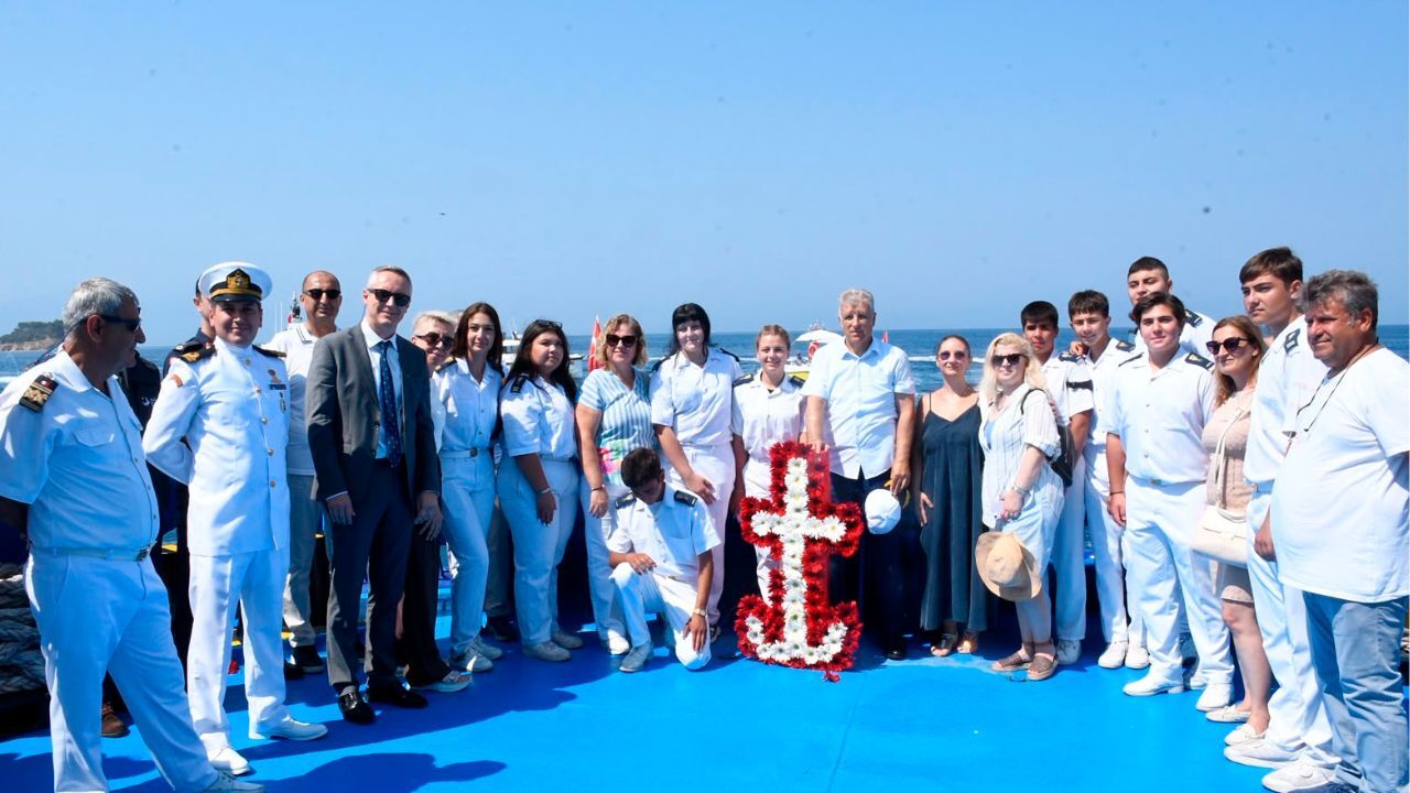Kuşadası'nda Deniz Şehitleri Unutulmadı1